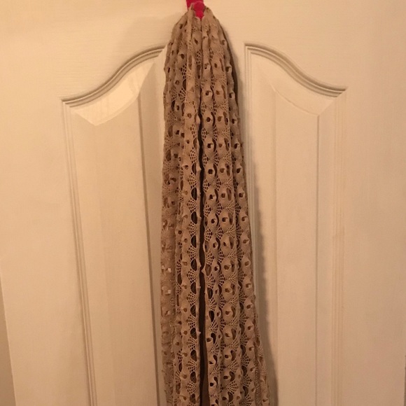 Dual-Sided Infinity Scarf - Picture 2 of 3